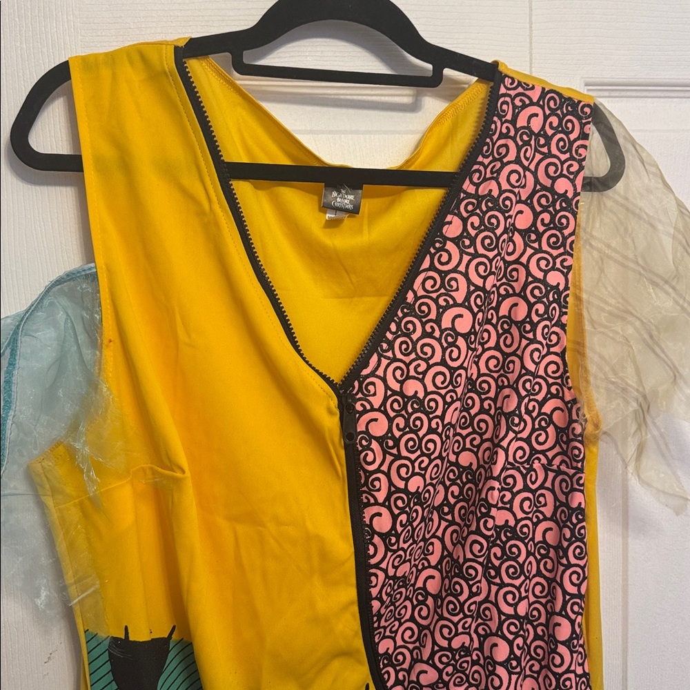 Sally The Nightmare Before Christmas costume - Picture 2 of 3